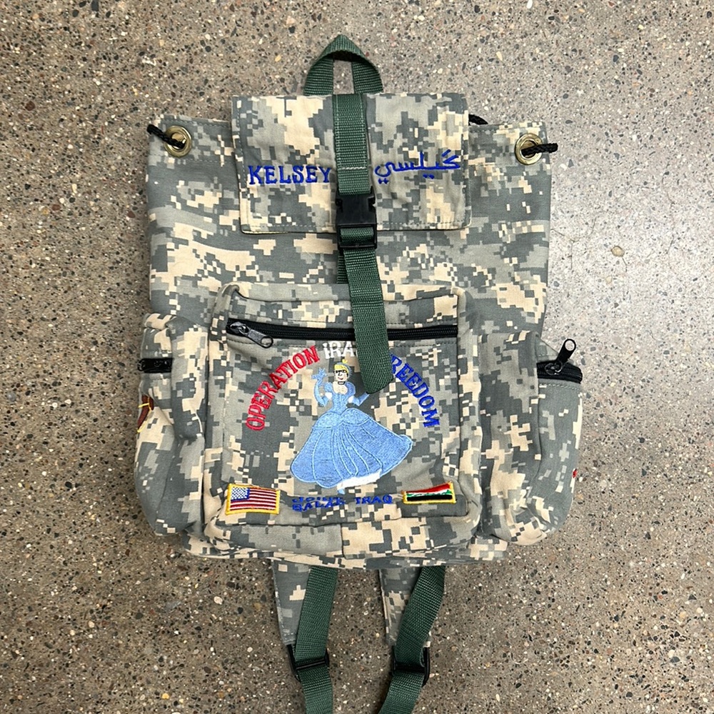 Military Operation Iraqi Freedom, Iraq, Back Pack